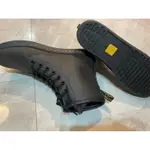 輕量黑色真皮8孔馬汀靴DR.MARTENS AIR 半筒靴UK8 US10 42碼