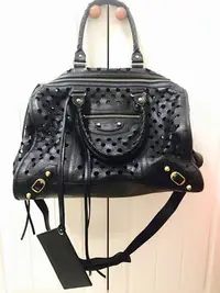 在飛比找Yahoo!奇摩拍賣優惠-大小姐㊣BALENCIAGA 限量款 巴黎世家 機車包 洞洞