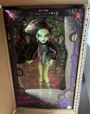 Monster High Skullector Venus McFlytrap Fashion Doll Mattel 2025 Doll HYV93
