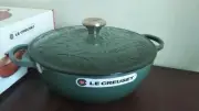 Le Creuset Marmite Olive Branch Relief 28cm 11in 5 1/4qt Soup Pot artichoke