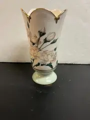 Smithsonian Collection 8" Pedestal Vase by Goebel White Rose with Gold Trim