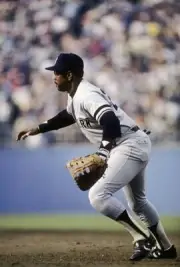 First Baseman Bob Watson Of The New York Yankees Baseball 1980s Photo 5
