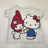 在飛比找蝦皮購物優惠-UNIQLO x Sanrio 美樂蒂凱蒂貓牽手寬版短T s