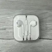 Apple White 3.5mm Jack Hi-Res Stereo Wired Built-In Microphone In-Ear Headphones