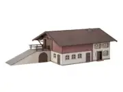 NOCH HO Scale Farmhouse w/Driveway