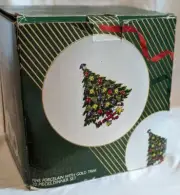 Vtg Jamestown China CHRISTMAS TREASURE 20 Pc Dinner Set 1989 Plates Dishes NEW