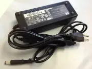 19.5V AC Adapter For HP AD8027 589019-001 035903 R33567 MO04 E131875 591693-001