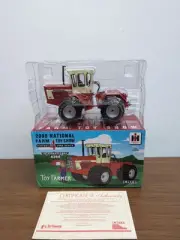 1/32 Ertl International 4366 4WD Tractor 2006 Natl Farm Toy Show Farmer