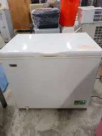 在飛比找Yahoo!奇摩拍賣優惠-【尚典中古家具】SANYO三洋臥式冷凍櫃冰箱(249L)(1