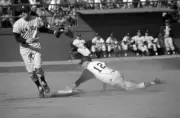 Shortstop Tony Kubek Of The New York Yankees 1960 Baseball OLD PHOTO