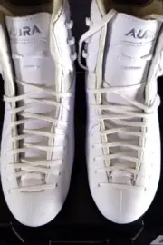 Aura Sky 200 size 245B ice skates only worn once