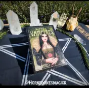 TAROT OF VAMPYRES – IAN DANIELS – MINT – OOP – RARE – CLEANSED – HTF – GOTHIC