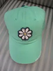 NWT LIFE IS GOOD WOMENS CHILL CAP ."A TATTERED CHILL DAISY"....GREAT GIFT (OS)