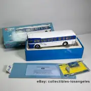 1998 CORGI CLASSICS Northwest Greyhound Lines 54202 LIMITED ED 1201/2200 COA