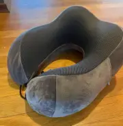 Travel Pillow 100% Memory Foam Pillow Neck Airplane Neck & Head Support Pillow