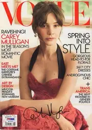 CAREY MULLIGAN SUPER ACTRESS SIGNED "VOGUE" MAGAZINE COVER PSA