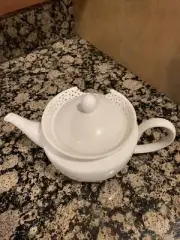 Dyramics (Grace's Teaware) teapot 4 cups Pierced reticulated White LID ONLY