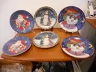 Studio 33 6 Christmas Plates SANTA, & SNOWMEN Set Of 6 NEW WITH TAGS 8" PLATES
