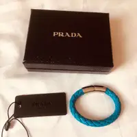 在飛比找蝦皮購物優惠-保證全新正品 Prada 女用 手環 皮革手環