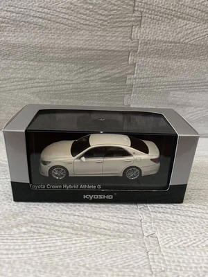 1/43 Kyosho Toyota Crown Hybrid Athlete G Minicar J-Collection White Pearl Cryst