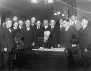 Judge Landis Signs The Contract As Baseball Commissioner 1920 OLD PHOTO