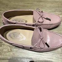 在飛比找蝦皮購物優惠-Tod’s 粉色豆豆鞋