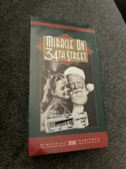 Miracle on 34th Street (VHS, 1947, Digitally Remastered in 2001, Sealed)