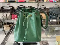 在飛比找Yahoo!奇摩拍賣優惠-女人街國際精品*LOUISVUITTON LV經典款綠色EP