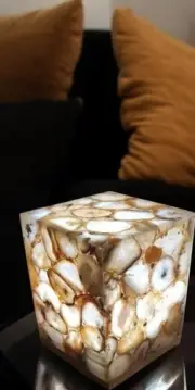 Custom Agate Lamp Unique Handcrafted Gemstone Lighting for Luxury Homes & Hotel