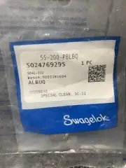 (1) Swagelok Tube Plug Fitting, 1/8", SS-200-PBLBQ SC-11 Cleaned Krytox® 240 AC