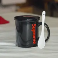 在飛比找ETMall東森購物網優惠-Supreme馬克杯帶蓋勺黑色高顏值杯子一對個性咖啡杯玻璃杯