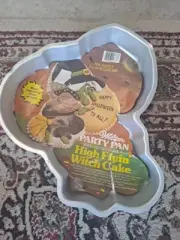 VTG Wilton 1981 High Flyin Witch, Pilgram, ELF Cake Pan Aluminum Baking Dish