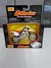 Maisto 1:18 HONDA XR400R Die Cast Collectors Model + Display Stand