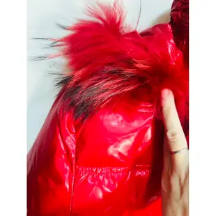 di marzia （m)新品🎈🎈專櫃高單紅色毛領連帽長版羽絨保暖外套 （M)