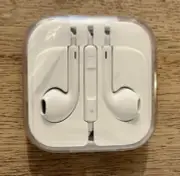 Genuine APPLE White Wired Ear Buds for Cell Phones Unopened
