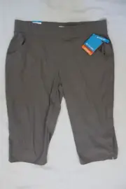 Columbia • Ladies' Omni-Shade Active Fit Pull On Capri Pants • Pockets • Gray XL