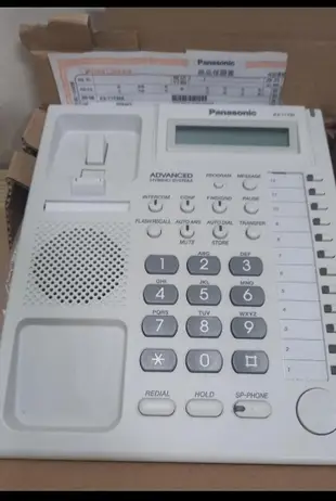 國際牌 TES824電話總機內含來電顯示，主機延伸保固到三年 +Panasonic KX-T7730 X 白色顯示話機 4台台灣松下公司貨附保證書保固兩年裝到好