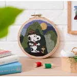 【PEANUTS】刺繡DIY材料包-登山史努比 2033020（SNOOPY／6吋繡框／收藏品）《豐年季小舖》