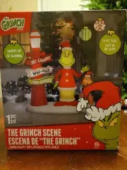Gemmy 6ft Tall The Grinch Scene w/ Max and Lamp Post Christmas Inflatable
