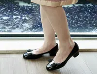 在飛比找Yahoo!奇摩拍賣優惠-Ferragamo Varina Bow Pump 蝴蝶結 