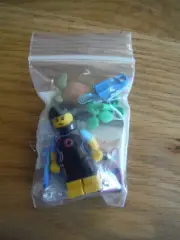 LEGO MINIFIGURE Sea Rescuer (Girl Scuba Diver)