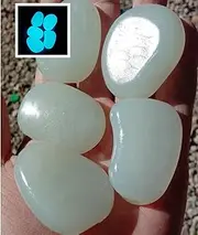 50PCS Glow Stones, Glow in The Dark Rocks, Long-Lasting Glowing Decorative Stone, Garden Accessories Micro Landscape Fish Tank Decoration Outdoor Patio Lawn Yard (Color : White)