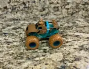Spin Master Monster Jam Scooby Doo COLOR CHANGE Truck 1:64 New