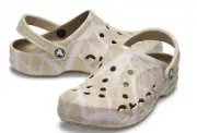 NWT Crocs Baya Holiday Plaid Clogs Cobblestone Sandals Unisex Shoe Mens Sz 11-13