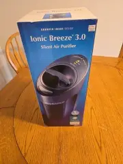 NEW Sharper Image Ionic Breeze 3.0 Silent Air Purifier SI397 Black New