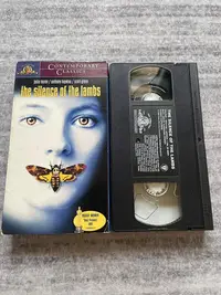 在飛比找Yahoo!奇摩拍賣優惠-．私人好貨．二手．VHS 錄影帶．早期 紙盒【沉默的羔羊 T