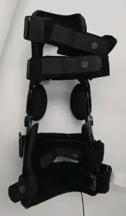 Coretech Dual 845 OA Knee Brace Medium Right SUP2079BLKLM Comfortable NEW