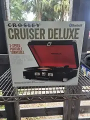 CROSLEY Cruiser Deluxe Record Player Turntable Briefcase 3 Speed, NIB