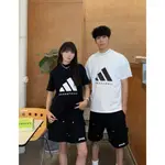 【實拍】ADIDAS X BASKETBALL 聯名款 短袖T卹 棉質短踢 百搭 小領口 愛迪達短袖 男女 TEE