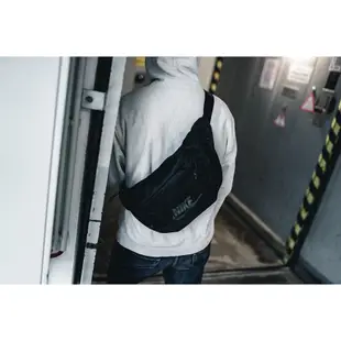 Nike Large Tech Hip Pack 大容量 斜肩包 黑 大腰包